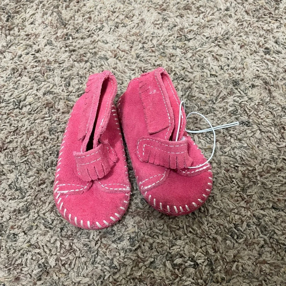 Infant Pink Suede Fringe Minnetonka Moccasins‎ Baby Shoes Toe to Heel 5.5